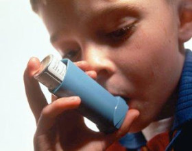 астма